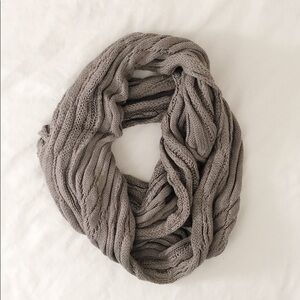 Feel the piece circle scarf Taupe Cottagecore Braided Winter Warm Minimalist
